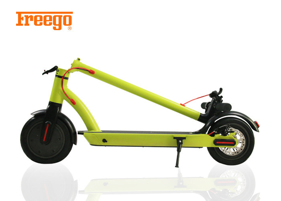 Moderner Outdoorsmall motorisierter Roller, batteriebetriebene Roller für Erwachsene