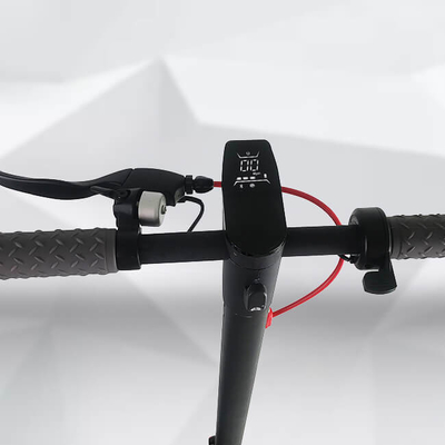Schwarzer Kickstarter-elektrischer Roller/wieder aufladbare falten oben motorisierten Roller